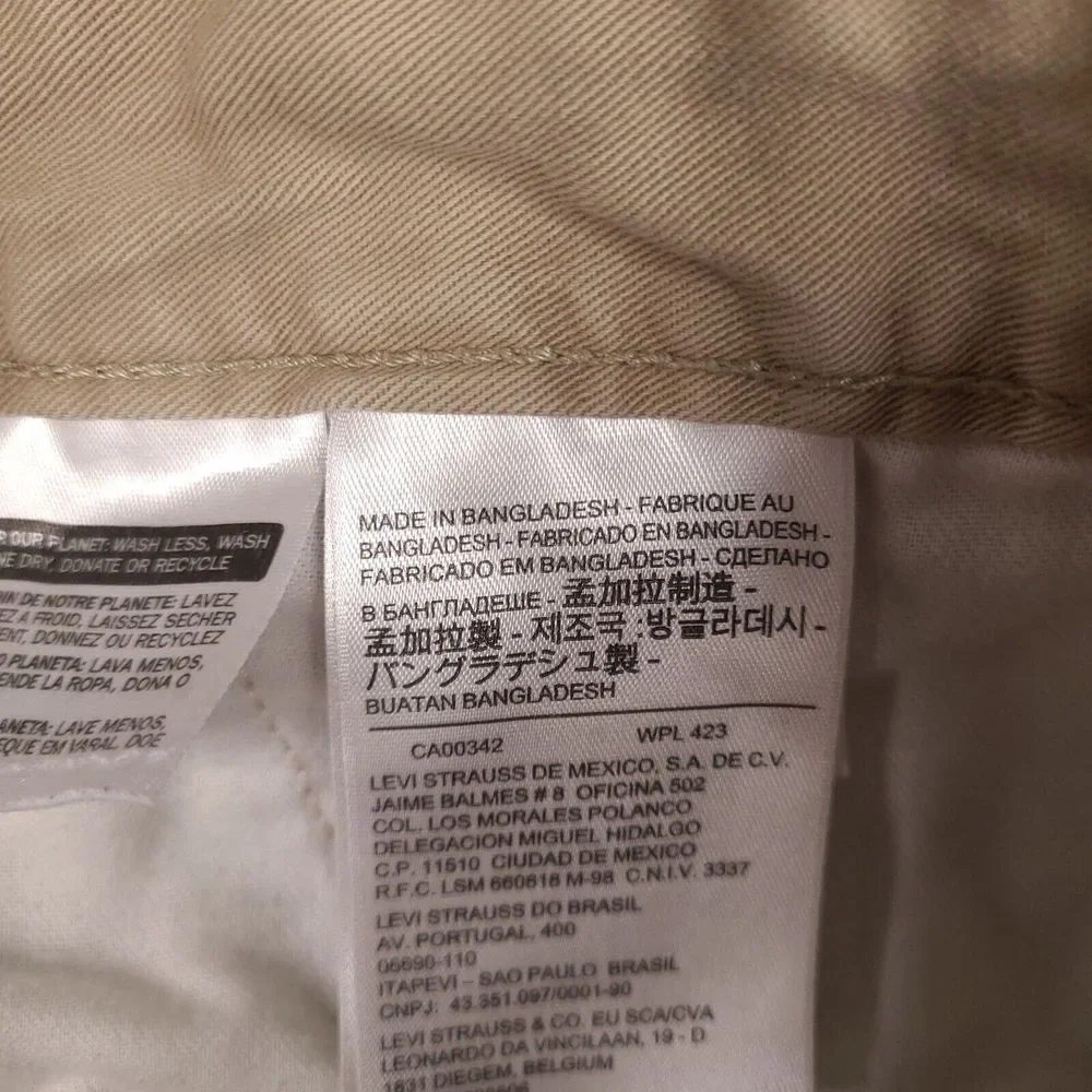 Levis Shorts Mens 37 Brown‎ Tan Cargo Pockets 100% Cotton Outdoor White Tab